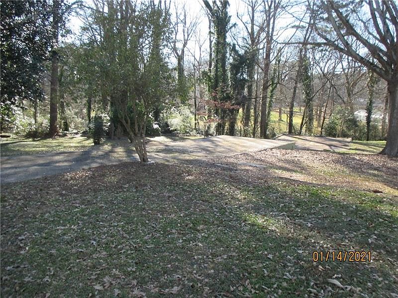 2nd image of 27 Harmony Grove Rd