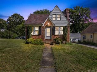 47 Old Colchester Rd, Quaker Hill, CT 06375