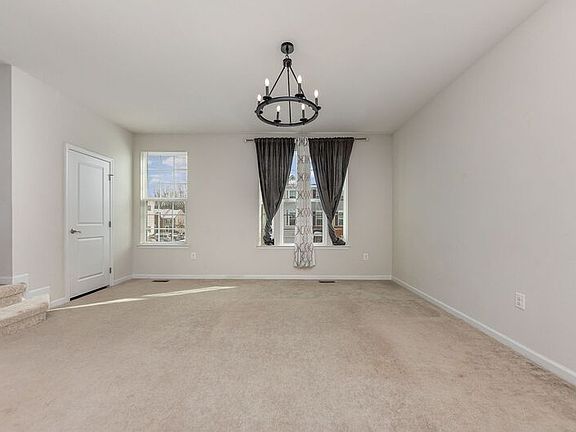 3rd image of 402 Streamview Dr