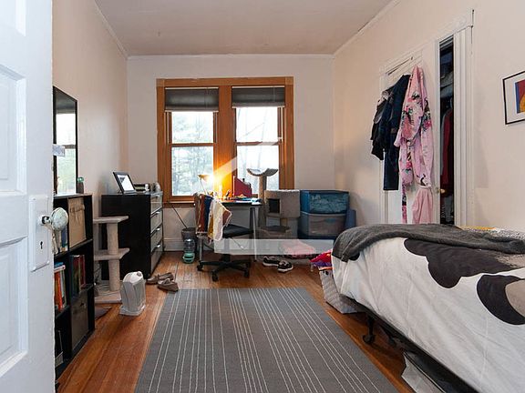 3rd image of 7 Colliston Rd #3