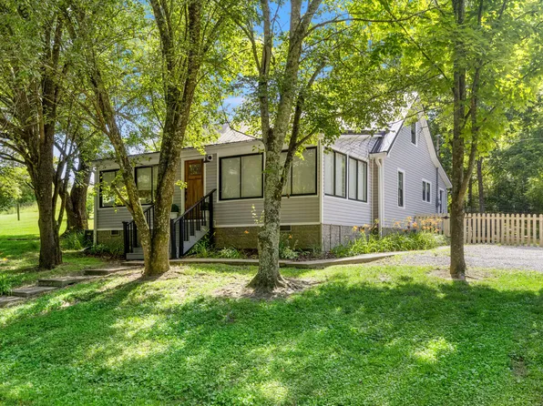 1822 Locust Fork Rd, Stamping Ground, KY 40379