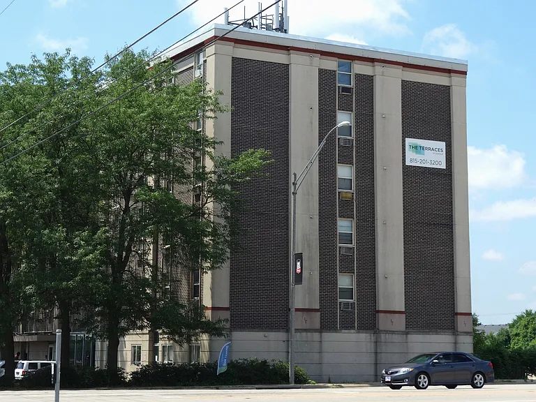 The Terraces at Dekalb — Photo 26