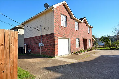 8904 Ledge St Photo 1