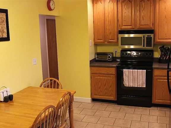 2nd image of 3720 Benhill Dr