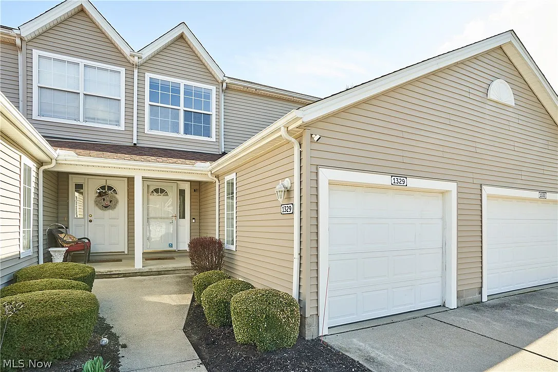 1329 Meadow Run photo 1