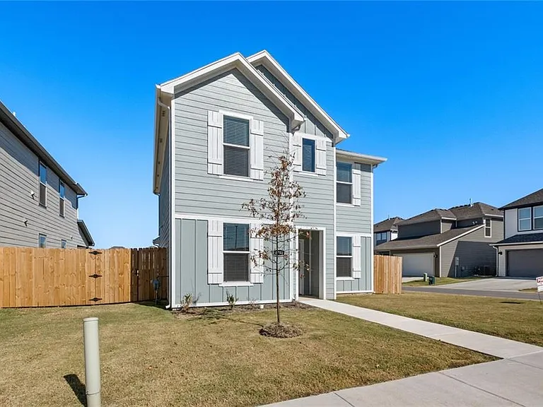 4790 Planetree St — Photo 3