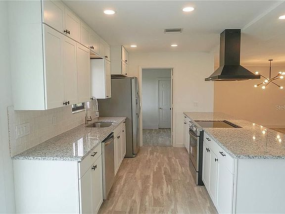 2nd image of 1315 Puritan St