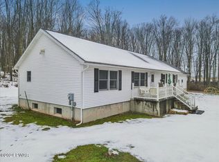 44 Vandine Rd, Beach Lake, PA 18405