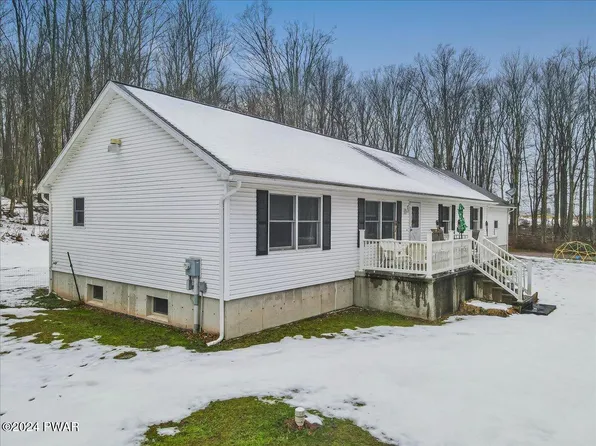 44 Vandine Rd, Beach Lake, PA 18405
