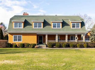 1525 W Mill Rd, Mattituck, NY 11952
