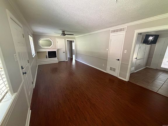 3rd image of 8013 Oakridge Rd