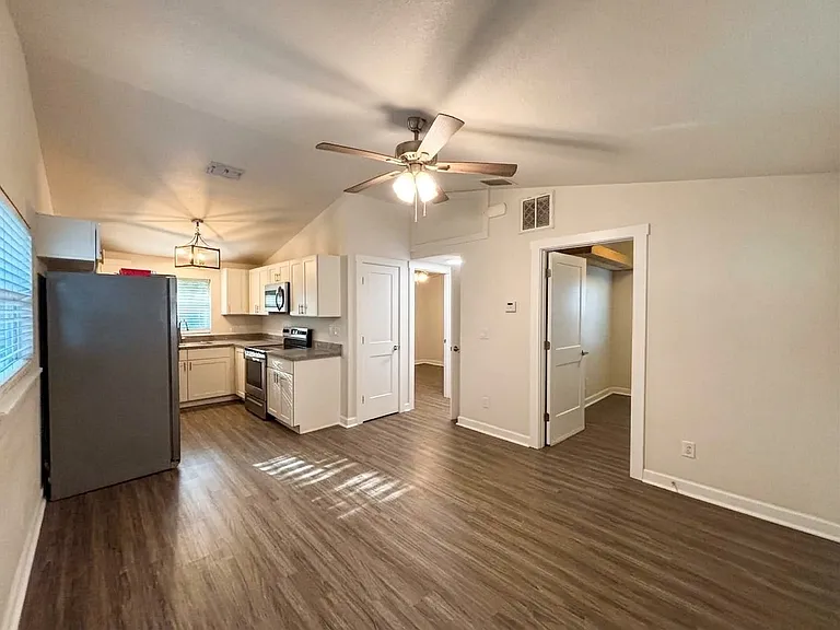 1016 Mississippi Ave #103 — Photo 7