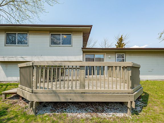 3rd image of 22517 Latonia Ln