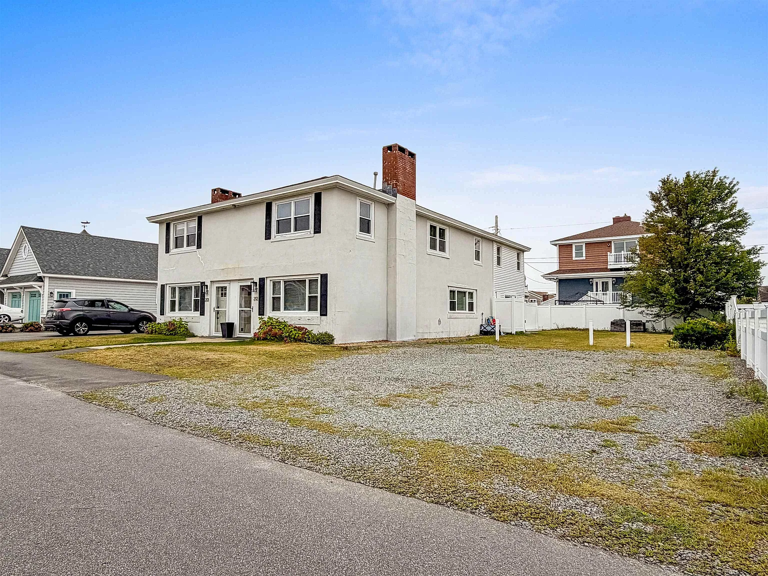 4 bed, 2.5 bath, 1972 sqft, $2,900 — Photo 2