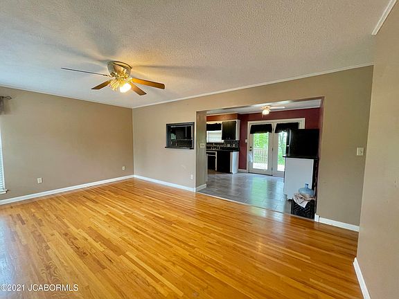 3rd image of 4617 Rainbow Dr