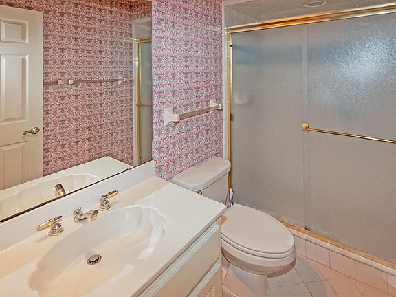 5th image of 2313 Clubview Ct