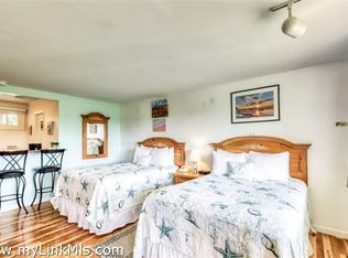 27 Island Inn Rd #4, Oak Bluffs, MA 02557