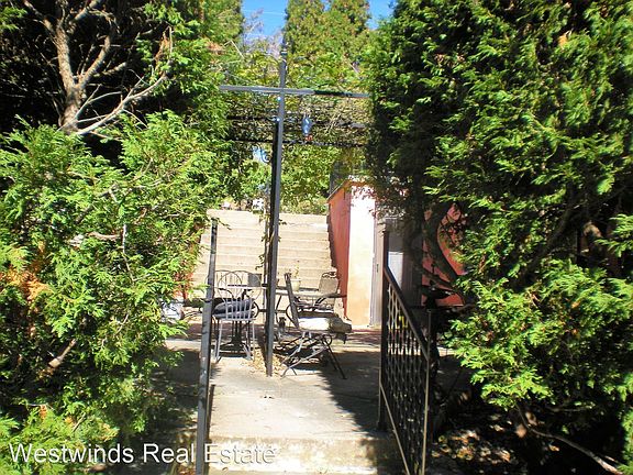 5th image of 2607 E Court St #16878707