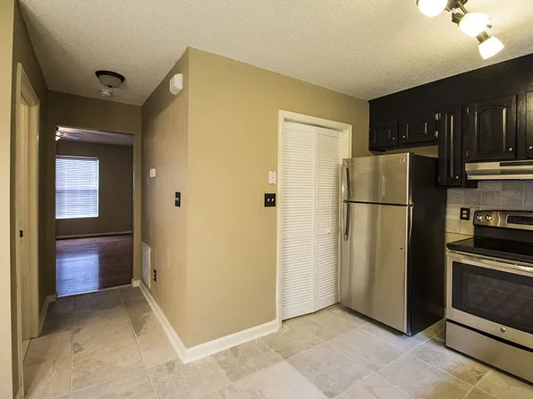 La Vie on 18th Ave., 1602 18th Ave NE #1632, Hickory, NC 28601