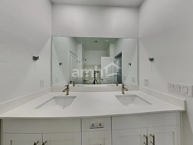 17166 W Lawrence Ln — Photo 12