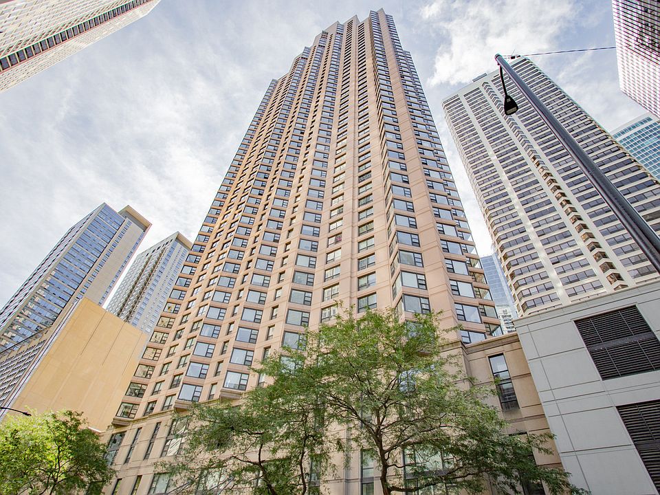 1st image of 401 E Ontario St APT 1703