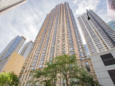 401 E Ontario St APT 1703, Chicago, IL, 60611