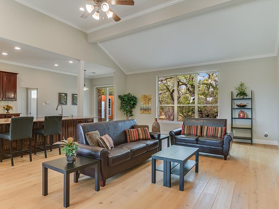 1st image of 300 Round Rock Rd