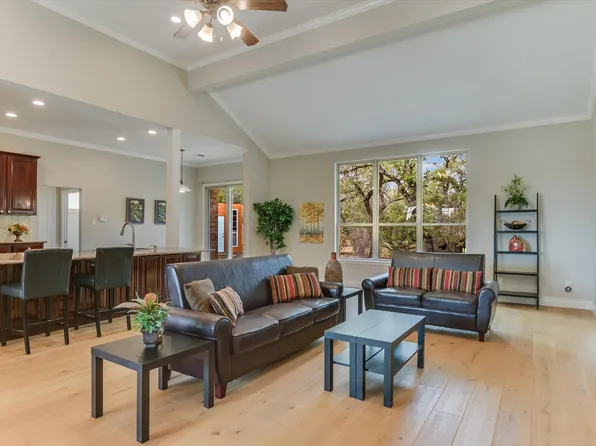 300 Round Rock Rd, Wimberley, TX 78676