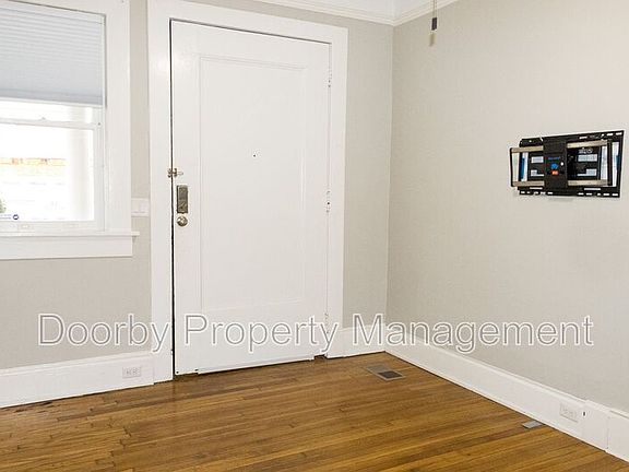 3rd image of 1001 Oak St #2