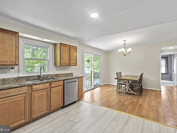 5th image of 11708 Camelot Way