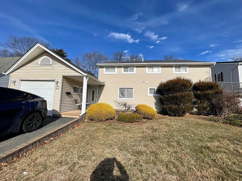 1st image of 67 Brittle Ln