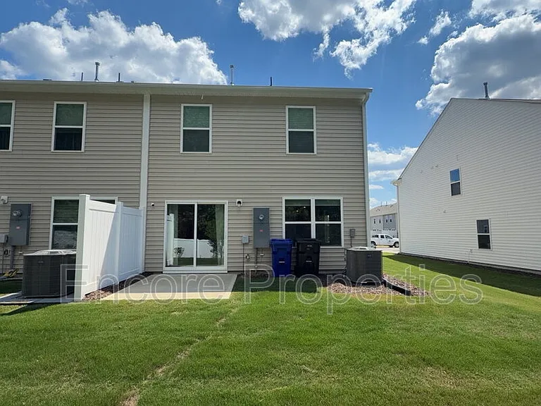 50 Sweet Meadow Rd — Photo 17