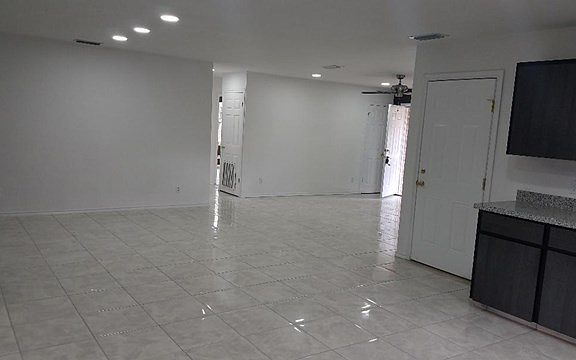 4th image of 206 S Linden St