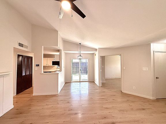3rd image of 2523 Sunflower Dr