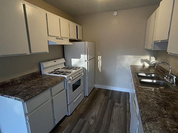 2nd image of 1215 E 5th St #3