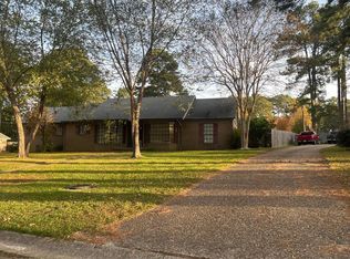 2514 Crestview Dr, Magnolia, AR 71753