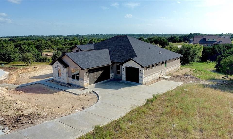 1st image of 128 Quiet Oak Cv