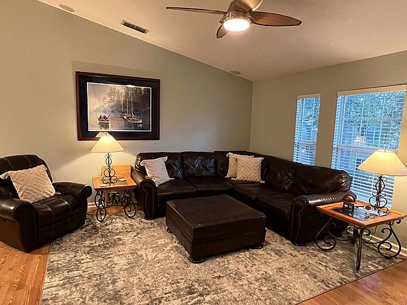 3rd image of 67 Jardin De Mer Pl
