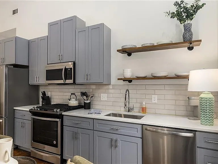591 E Morningside Dr NE — Photo 5