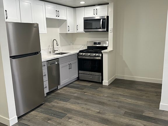2nd image of 820 S Mansfield Ave APT 404