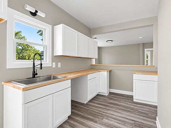 4th image of 2184 Mann St