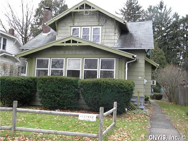1st image of 905 Oswego St