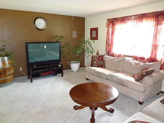 3rd image of 2622 Evergreen Dr