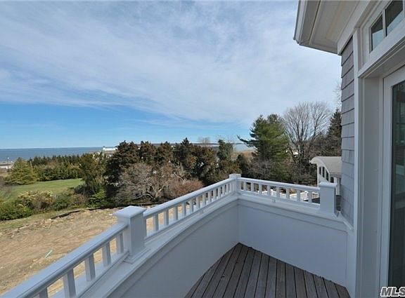 5th image of 38 Baycrest Dr