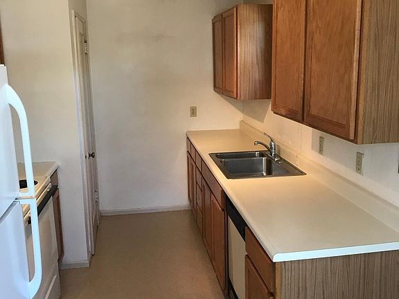 4th image of 3909 N 34th St APT 5