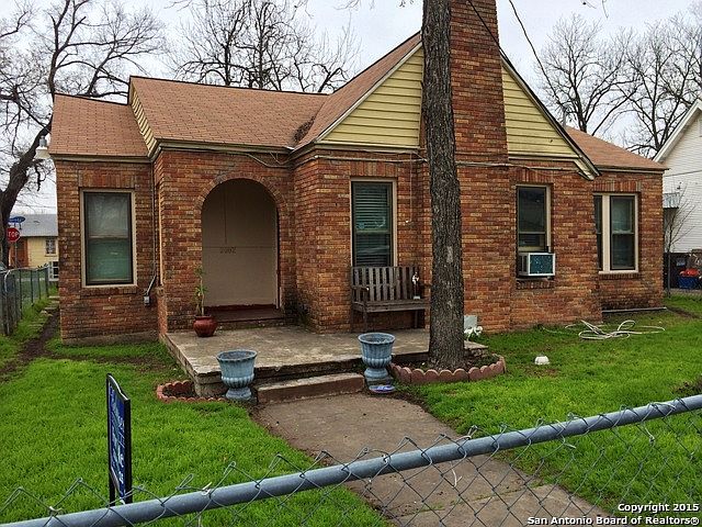 1st image of 2002 Lee Hall St