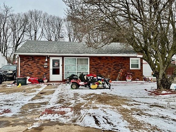 2nd image of 2040 N Hadley Rd