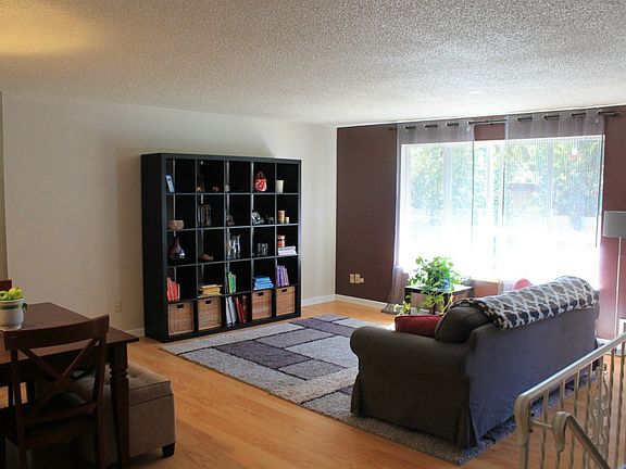 4th image of 3804 Sunset Dr W