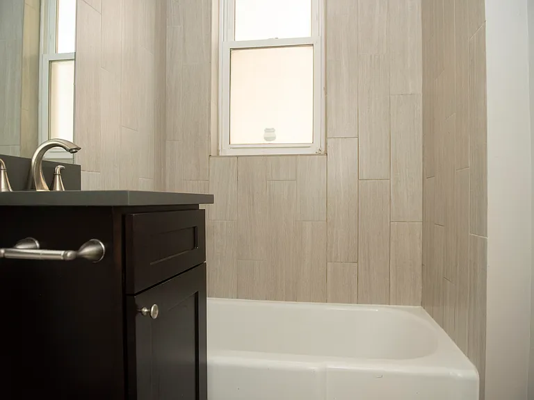 511 W Belmont Ave #36 — Photo 7