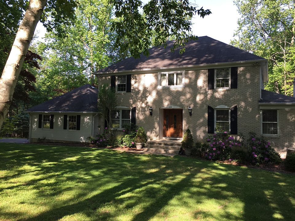 111 Reids Hill Front